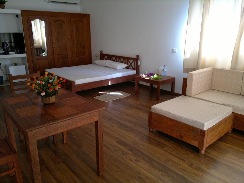 Thumbelina Apartments & Hotel Aluthgama Luaran gambar