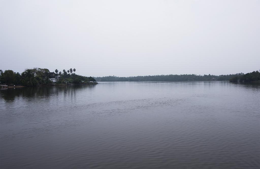 Thumbelina Apartments & Hotel Aluthgama Luaran gambar