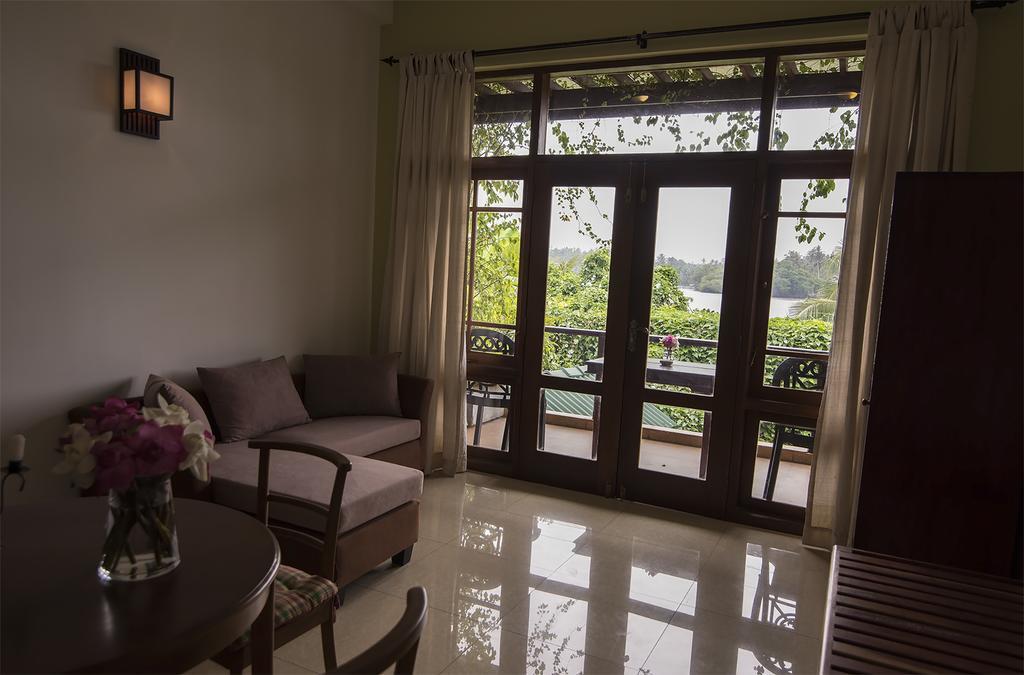 Thumbelina Apartments & Hotel Aluthgama Luaran gambar