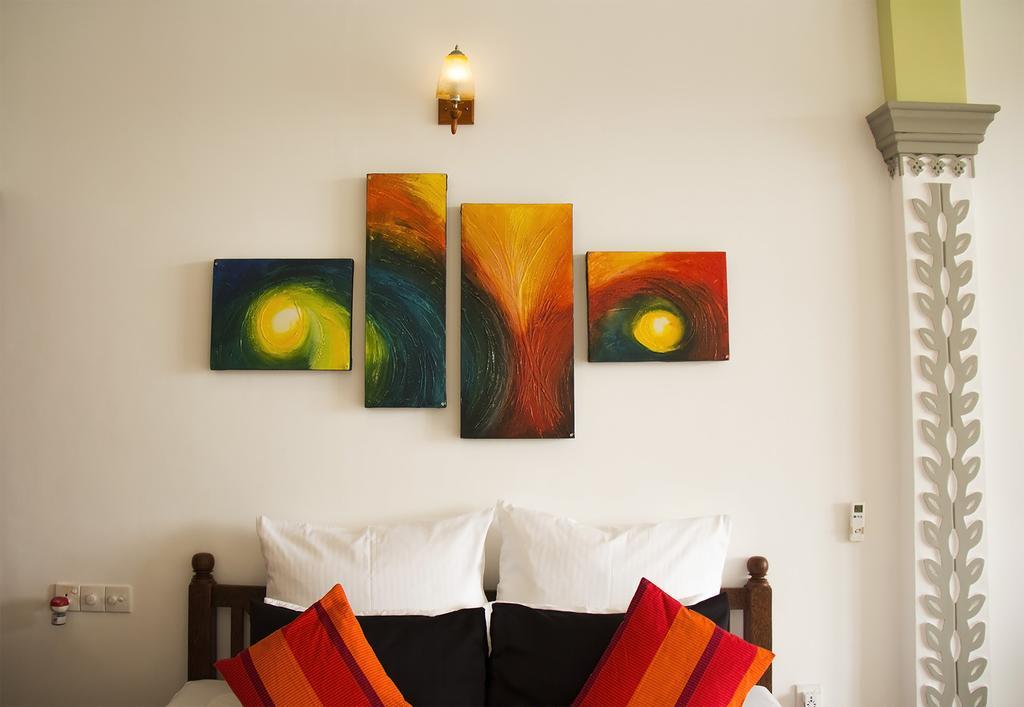 Thumbelina Apartments & Hotel Aluthgama Luaran gambar