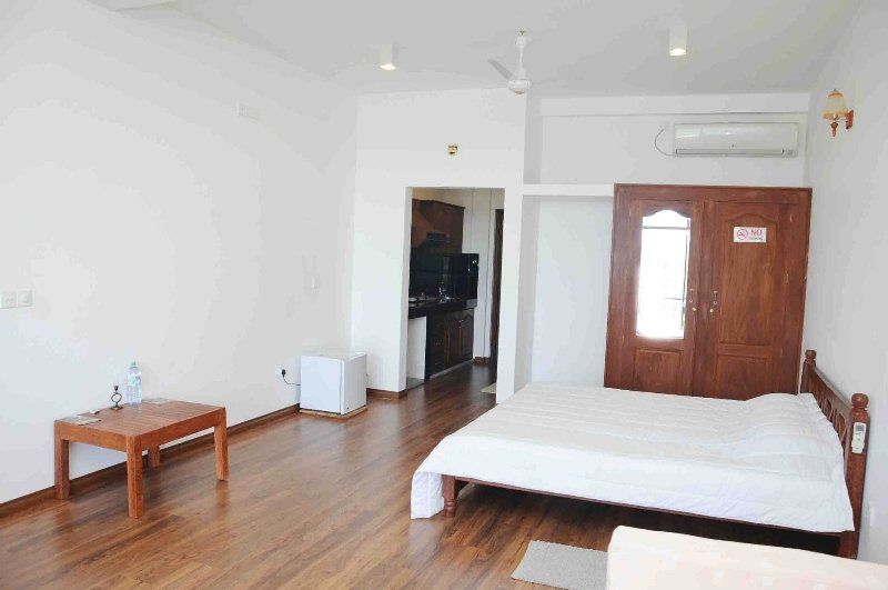 Thumbelina Apartments & Hotel Aluthgama Luaran gambar