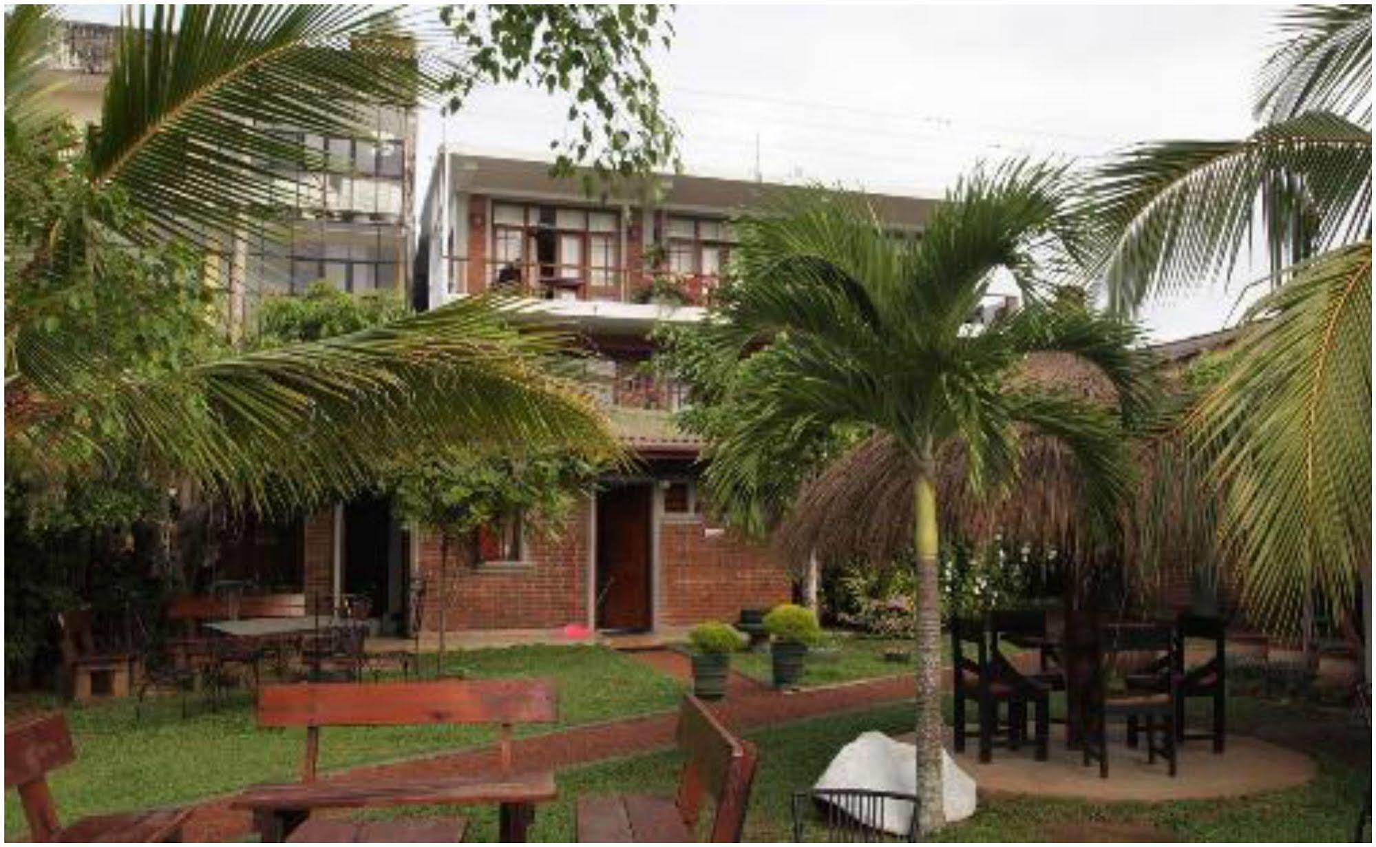 Thumbelina Apartments & Hotel Aluthgama Luaran gambar